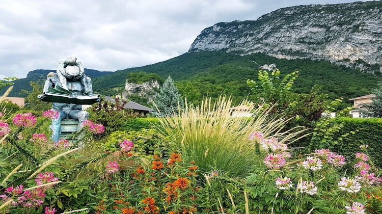 Ma-Cabane - Vente Boutique SAINT EGREVE, 733 m²