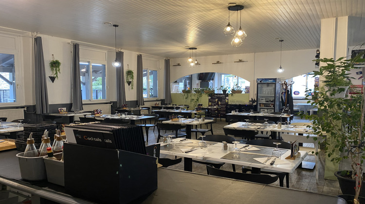 Ma-Cabane - Vente Boutique Saint-Fortunat-sur-Eyrieux, 250 m²