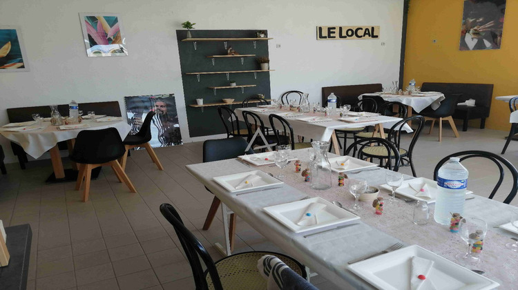 Ma-Cabane - Vente Boutique SAINT JEAN D'ANGELY, 150 m²