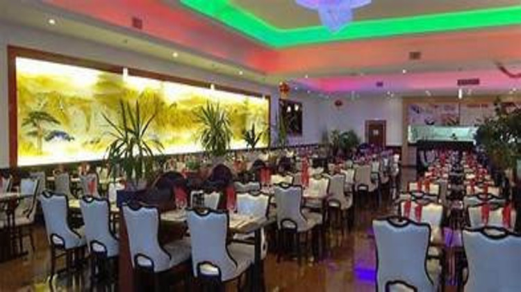 Ma-Cabane - Vente Boutique SAINT MARTIN DES CHAMPS, 690 m²