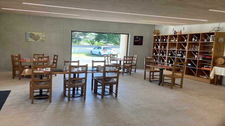 Ma-Cabane - Vente Boutique Salignac-sur-Charente, 140 m²