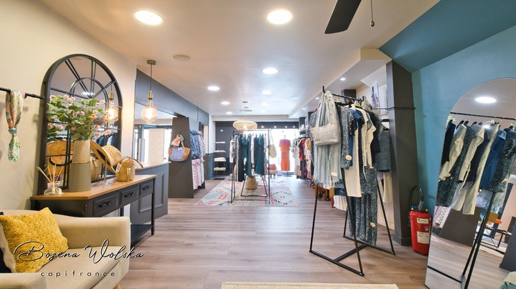 Ma-Cabane - Vente Boutique SALON DE PROVENCE, 100 m²