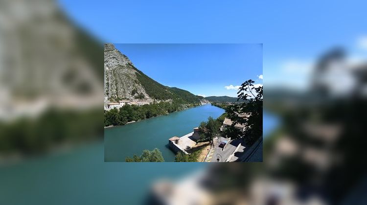 Ma-Cabane - Vente Boutique Sisteron, 869 m²