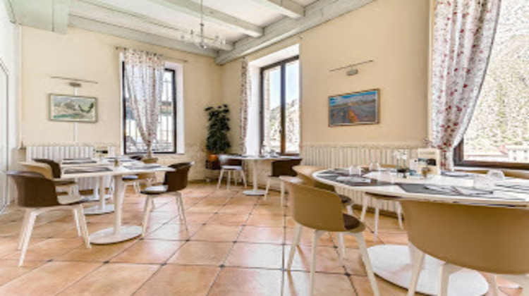 Ma-Cabane - Vente Boutique Sisteron, 869 m²