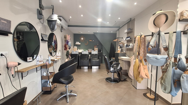 Ma-Cabane - Vente Boutique Thorigny-sur-Oreuse, 84 m²