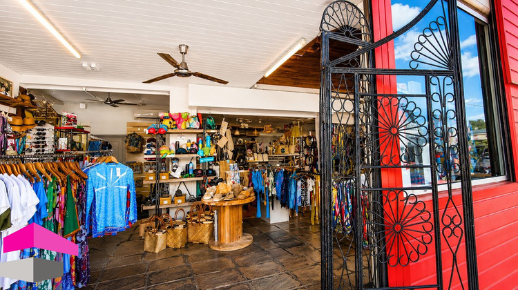 Ma-Cabane - Vente Boutique TROIS-BASSINS, 200 m²