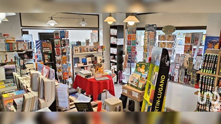 Ma-Cabane - Vente Boutique Verneuil-sur-Seine, 56 m²