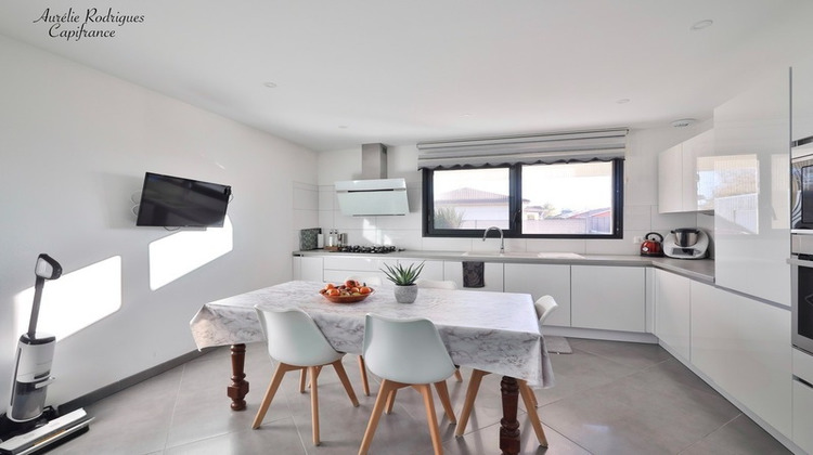 Ma-Cabane - Vente Divers BAGE LE CHATEL, 194 m²