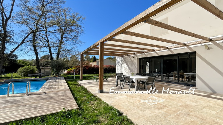 Ma-Cabane - Vente Divers BAGNOLS EN FORET, 117 m²