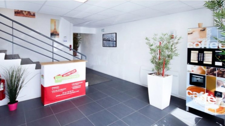 Ma-Cabane - Vente Divers Carpiquet, 1200 m²