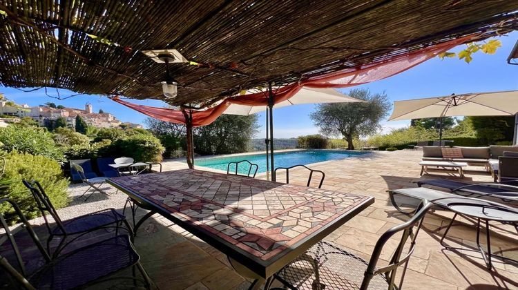 Ma-Cabane - Vente Divers CHATEAUNEUF GRASSE, 260 m²