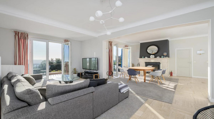 Ma-Cabane - Vente Divers CHATEAUNEUF GRASSE, 205 m²