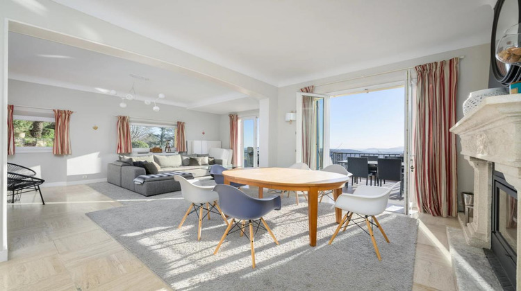 Ma-Cabane - Vente Divers CHATEAUNEUF GRASSE, 205 m²