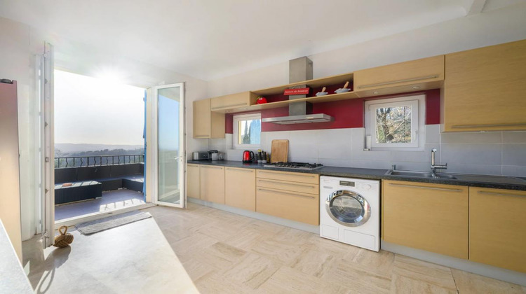 Ma-Cabane - Vente Divers CHATEAUNEUF GRASSE, 205 m²