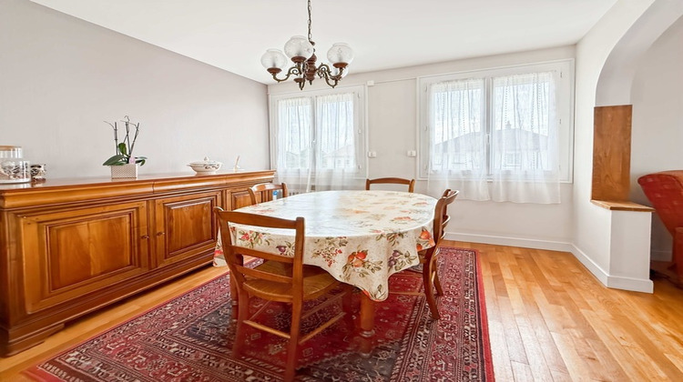 Ma-Cabane - Vente Divers CHATELLERAULT, 98 m²