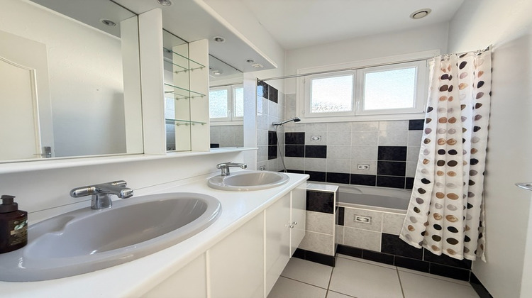 Ma-Cabane - Vente Divers CHATELLERAULT, 149 m²