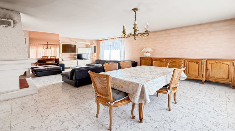 Ma-Cabane - Vente Divers CHATELLERAULT, 102 m²