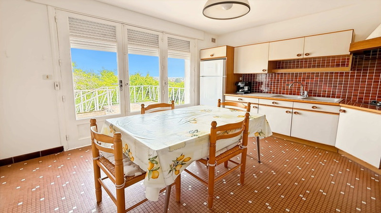 Ma-Cabane - Vente Divers CHATELLERAULT, 102 m²