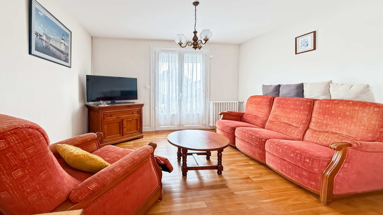 Ma-Cabane - Vente Divers CHATELLERAULT, 98 m²