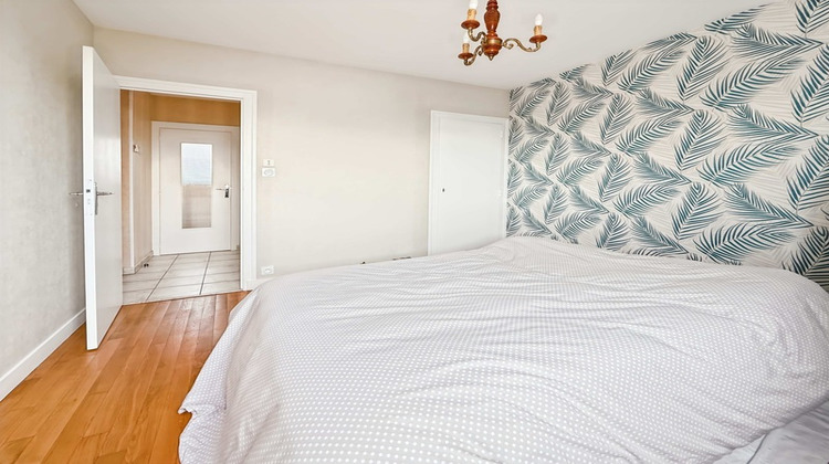 Ma-Cabane - Vente Divers CHATELLERAULT, 98 m²