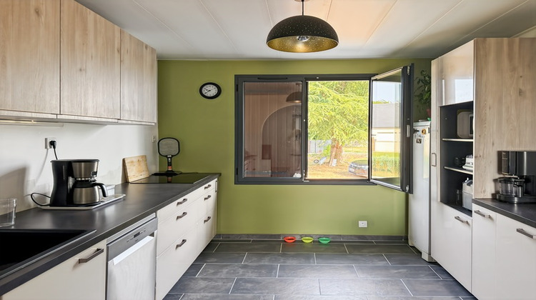 Ma-Cabane - Vente Divers CHATELLERAULT, 111 m²