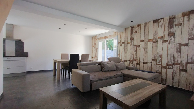 Ma-Cabane - Vente Divers COMBRIT, 77 m²