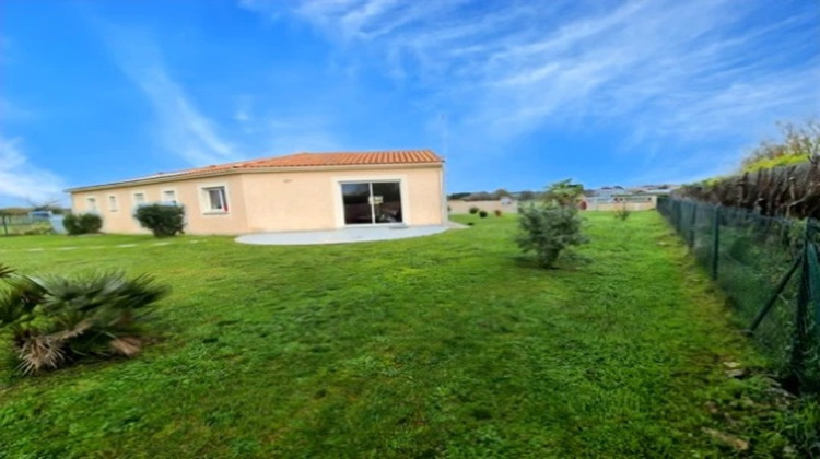 Ma-Cabane - Vente Divers COURBILLAC, 103 m²