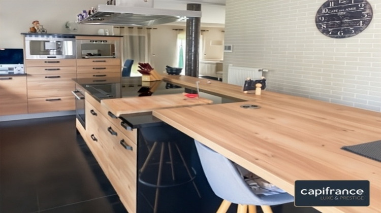 Ma-Cabane - Vente Divers CRESPIN, 230 m²