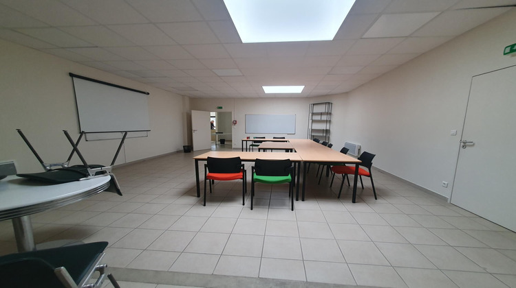 Ma-Cabane - Vente Divers Creuzier-le-Neuf, 80 m²