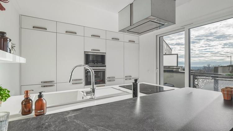 Ma-Cabane - Vente Divers DIVONNE LES BAINS, 165 m²