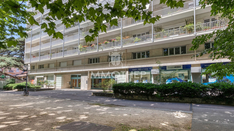 Ma-Cabane - Vente Divers Grenoble, 126 m²