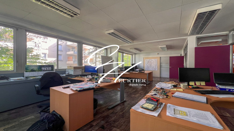 Ma-Cabane - Vente Divers Grenoble, 214 m²