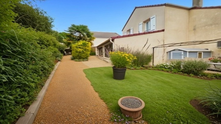 Ma-Cabane - Vente Divers JOUY LE MOUTIER, 127 m²