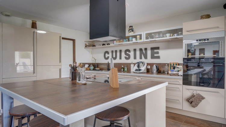 Ma-Cabane - Vente Divers LE HAILLAN, 139 m²