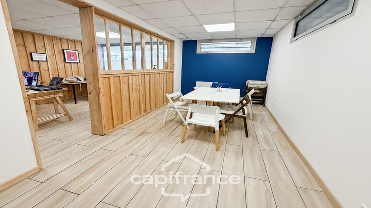 Ma-Cabane - Vente Divers LE HAILLAN, 220 m²