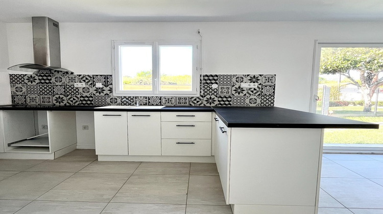 Ma-Cabane - Vente Divers LE PIAN MEDOC, 87 m²
