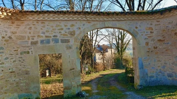 Ma-Cabane - Vente Divers LISSAC ET MOURET, 226 m²