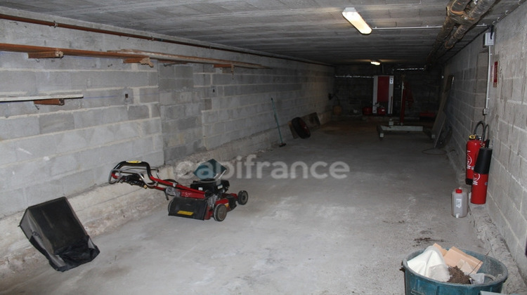 Ma-Cabane - Vente Divers LONS LE SAUNIER, 1300 m²