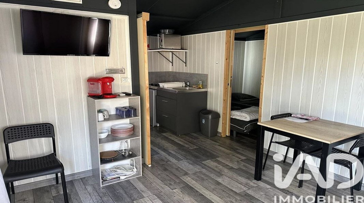 Ma-Cabane - Vente Divers Lussac-les-Châteaux, 180 m²