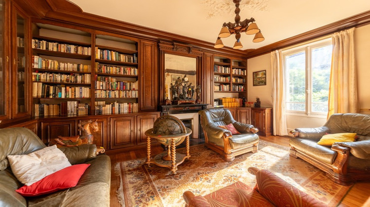 Ma-Cabane - Vente Divers MANTES LA JOLIE, 308 m²