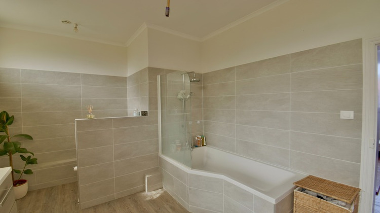 Ma-Cabane - Vente Divers MERIGNIES, 245 m²