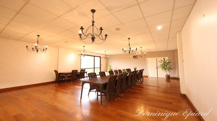 Ma-Cabane - Vente Divers NIORT, 2111 m²