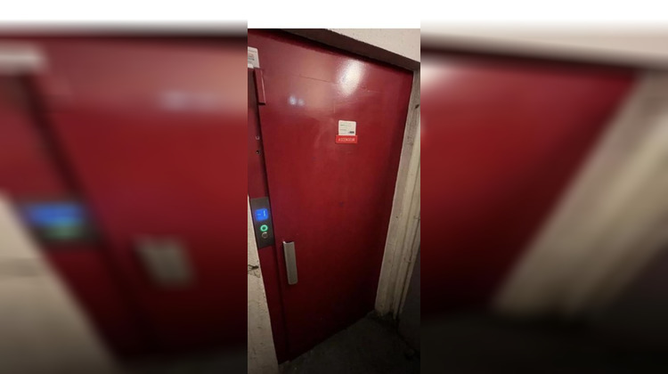 Ma-Cabane - Vente Divers PARIS 19EME ARRONDISSEMENT, 12 m²