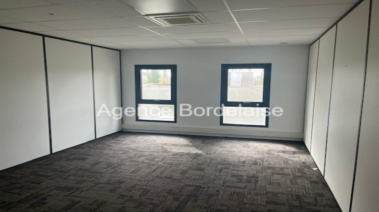 Ma-Cabane - Vente Divers Pessac, 2500 m²