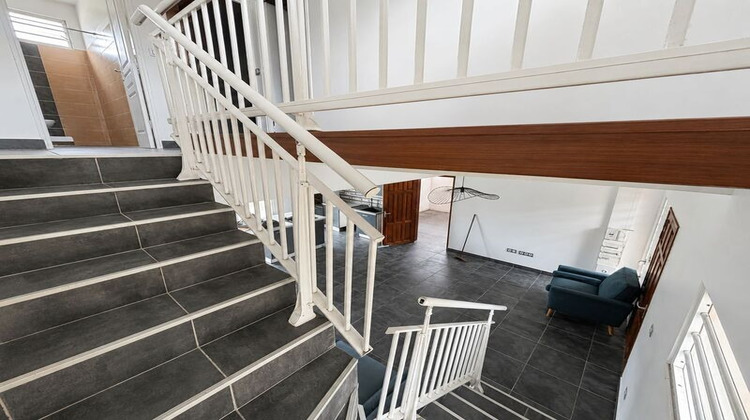 Ma-Cabane - Vente Divers REMIRE MONTJOLY, 121 m²