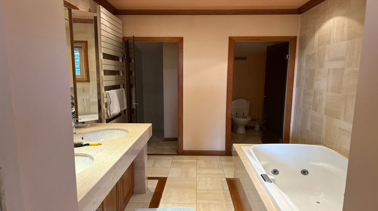 Ma-Cabane - Vente Divers SAINT DENIS DE PILE, 200 m²