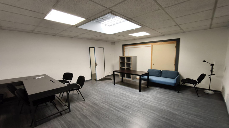 Ma-Cabane - Vente Divers Saint-Etienne, 175 m²