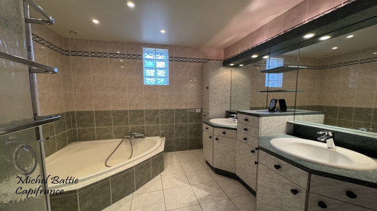 Ma-Cabane - Vente Divers SAINT GALMIER, 202 m²