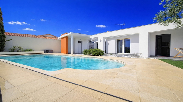 Ma-Cabane - Vente Divers SAINT GEORGES DE DIDONNE, 180 m²