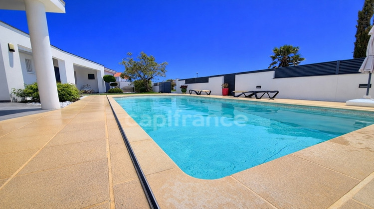 Ma-Cabane - Vente Divers SAINT GEORGES DE DIDONNE, 180 m²
